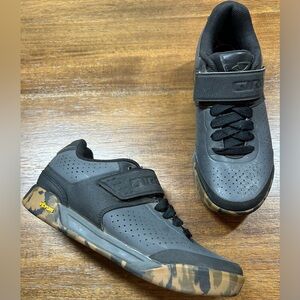 Giro Men's Size 6.5 Chamber II Mountain Dark Shadow/Black Bike Shoe